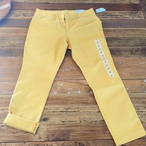 Old Navy Mid-Rise Pixie Pants.